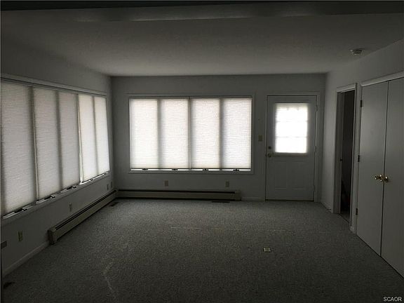 5th image of 418 N Willey St