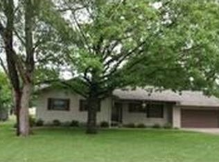 107 Hickory St, Blue Eye, MO 65611