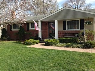 41121 Greenbrook Ln, Plymouth, MI 48170