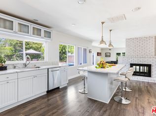 13937 Hatteras St, Valley Glen, CA 91401