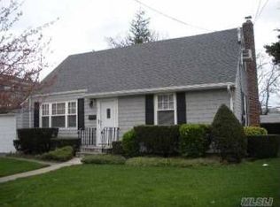 955 Newbridge Rd, North Bellmore, NY 11710