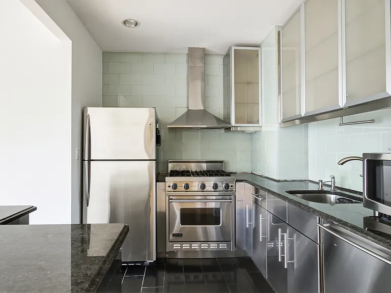 189 Bridge St #8C — Photo 6
