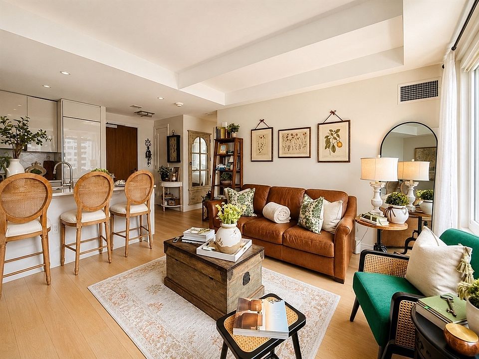 1st image of 133 Seaport Blvd #1207