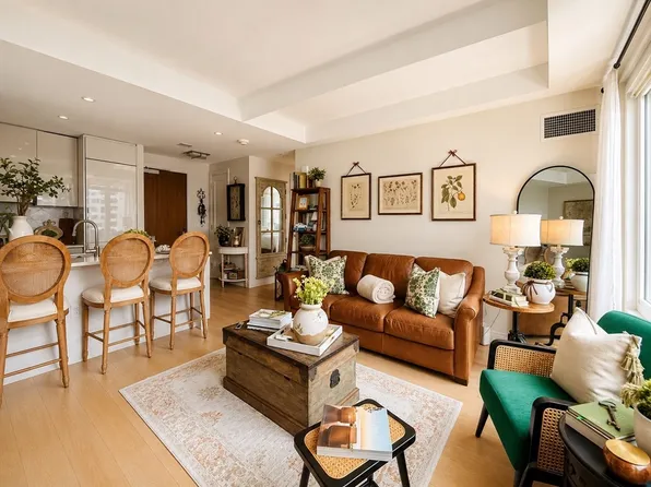133 Seaport Blvd #1207, Boston, MA 02210