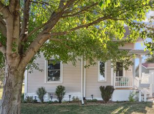 1715 7th Ave, Belle Plaine, IA 52208