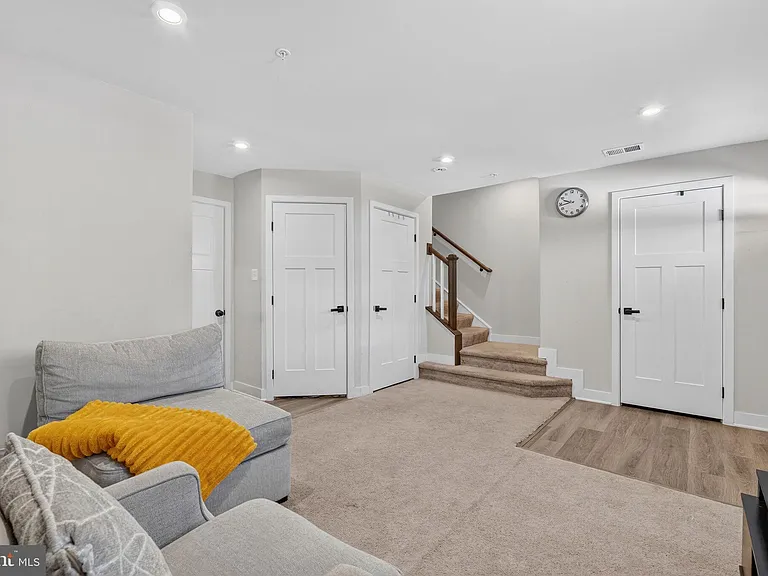 9599 Tall Oaks Rd — Photo 15