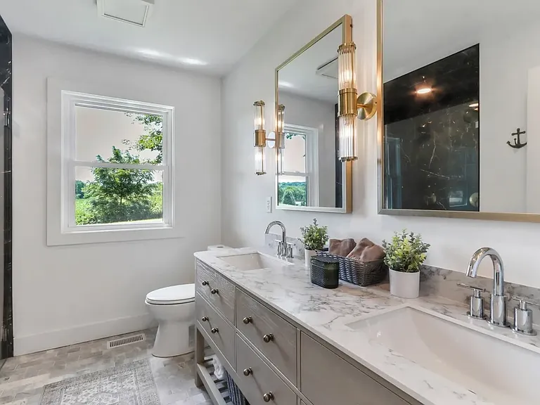 190 Dewey Ave — Photo 5