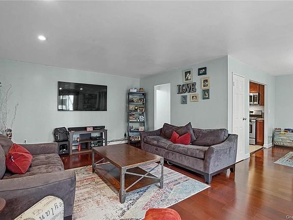3rd image of 332 Palisade Ave APT G2