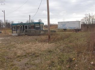2075 W Fremont Rd, Port Clinton, OH 43452