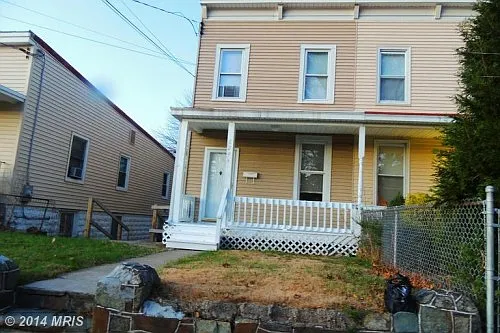 2244 S St SE photo 1
