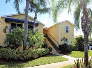 547 Waterside Dr, Hypoluxo, FL 33462