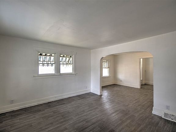 5th image of 1659 N Maple Ave