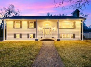 16 Scott Ln, Wakefield, MA 01880