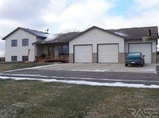 24411 View Dr, Dell Rapids, SD 57022