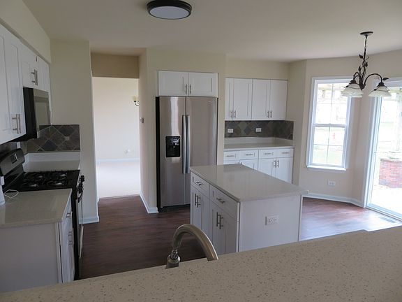 3rd image of 2781 Cadbury Cir