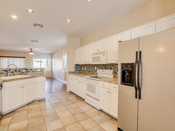 3rd image of 8112 W Melinda Ln