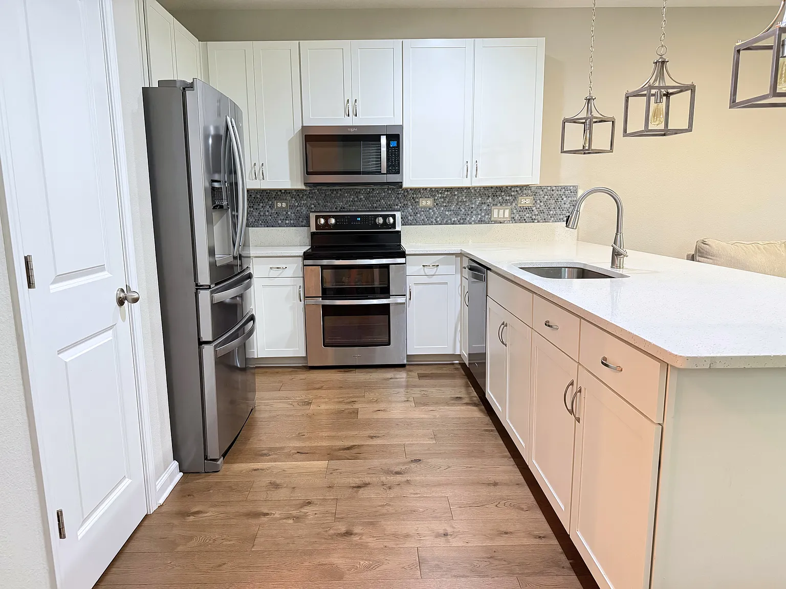 3 bed, 2.5 bath, 1750 sqft, $2,450 — Photo 4