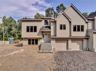 3 Greenbriar Dr, Somers, NY 10589