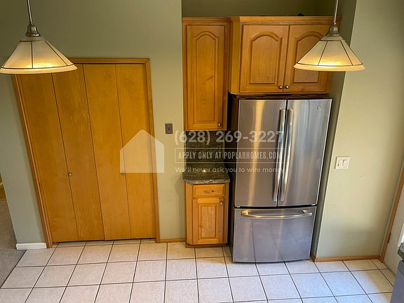 4th image of 2528 170th Pl SE
