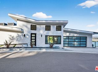 8366 Hillcroft Dr, Canoga Park, CA 91304