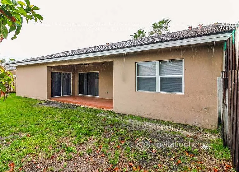 8723 NW 142nd Ln — Photo 28