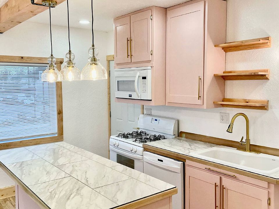 1st image of 111 16th Ave S APT 3