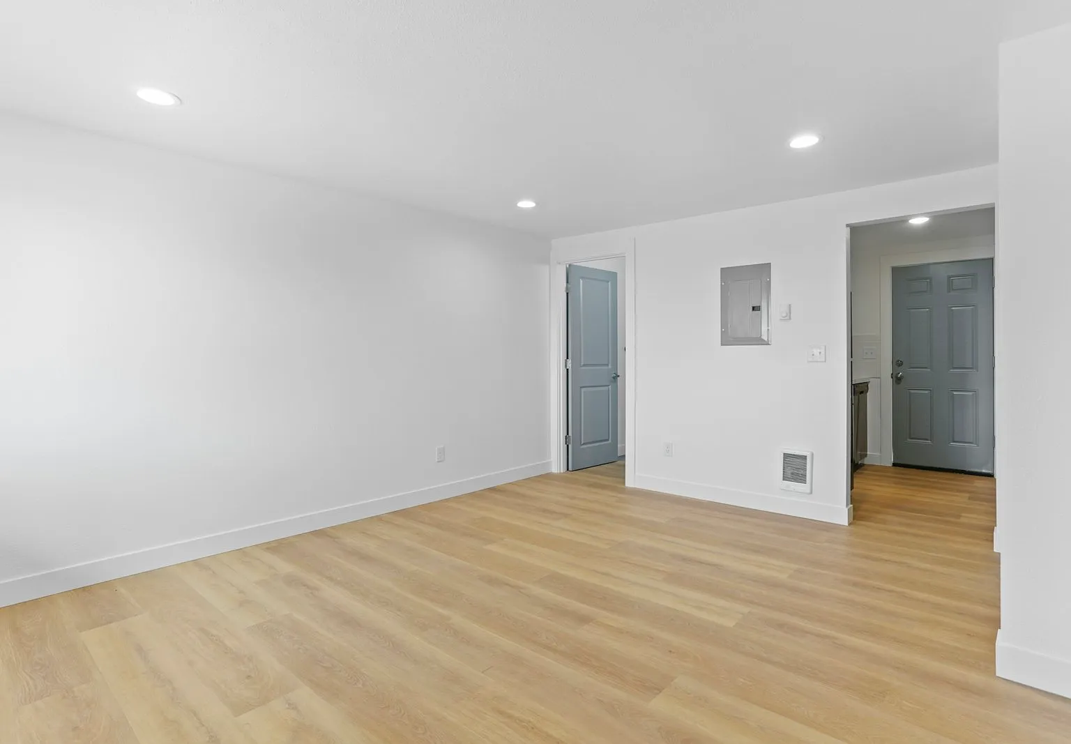 1407 West Marina Drive, Unit 8 — Photo 3
