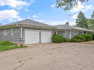 18616 W State Route 137, Libertyville, IL 60048