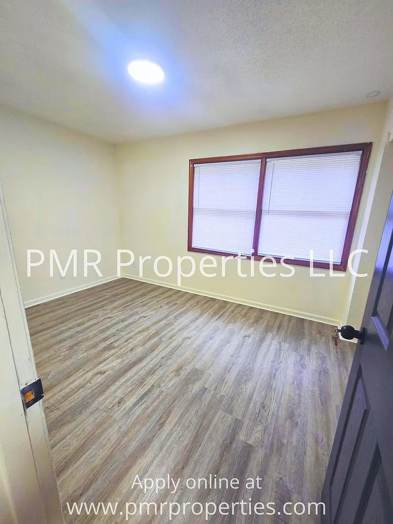 629 Franklin Ave — Photo 3