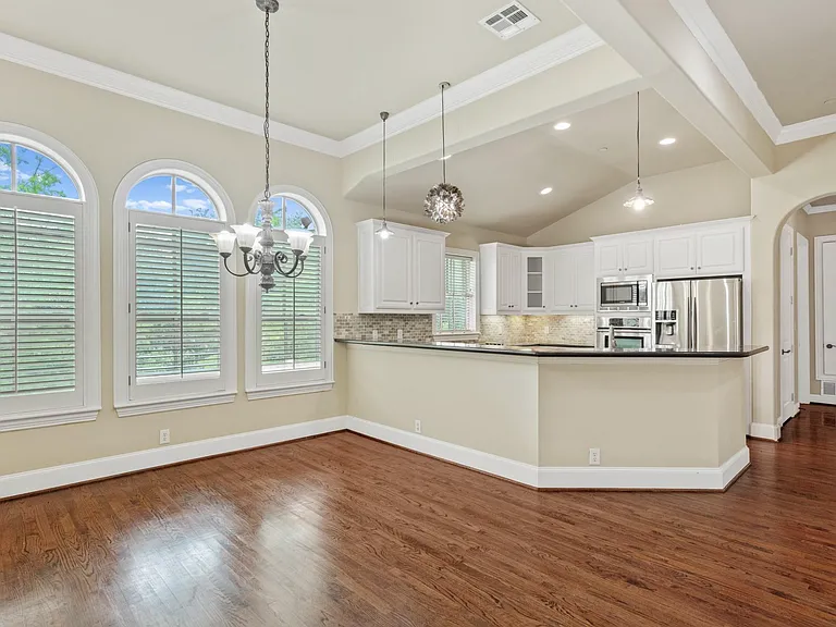 5801 Hillcrest Ave #9 — Photo 5