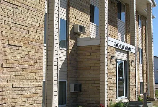 Julia Manor Apartments — Photo 14