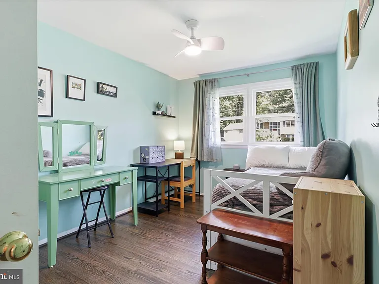 10703 Almond St — Photo 16