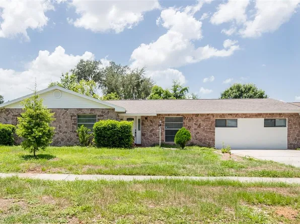 902 Shangri La Dr, Seffner, FL 33584