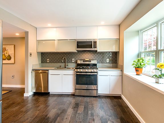 3rd image of 2823 Hogan Ct