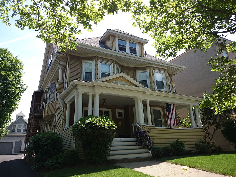 2nd image of 195 Babcock St