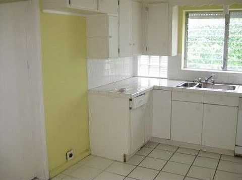 4th image of 4001 Pinta Ct
