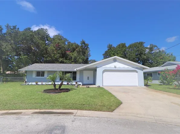 704 Tee Cir, New Smyrna Beach, FL 32168