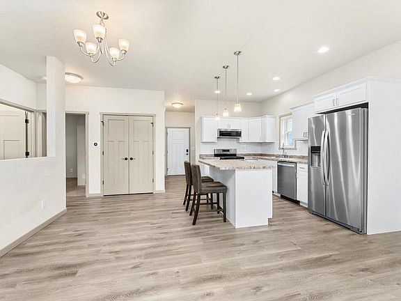 5th image of 1800 Prairie PLACE #4