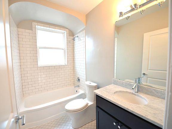 3rd image of 7519 Oxford Dr APT 2A