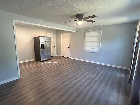 3rd image of 3783 Travis Blvd