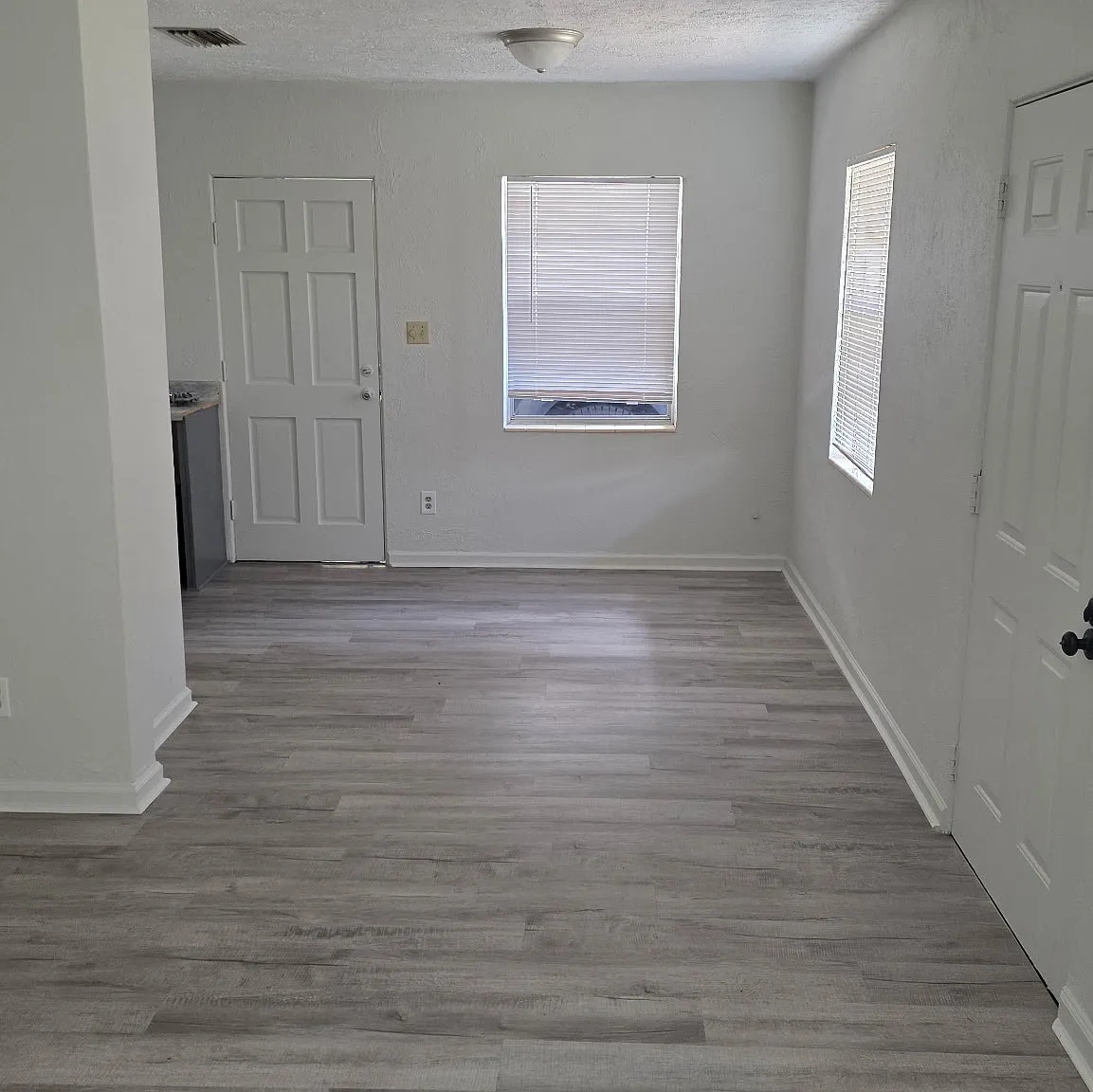 3 bed, 1066 sqft, $1,425 — Photo 3
