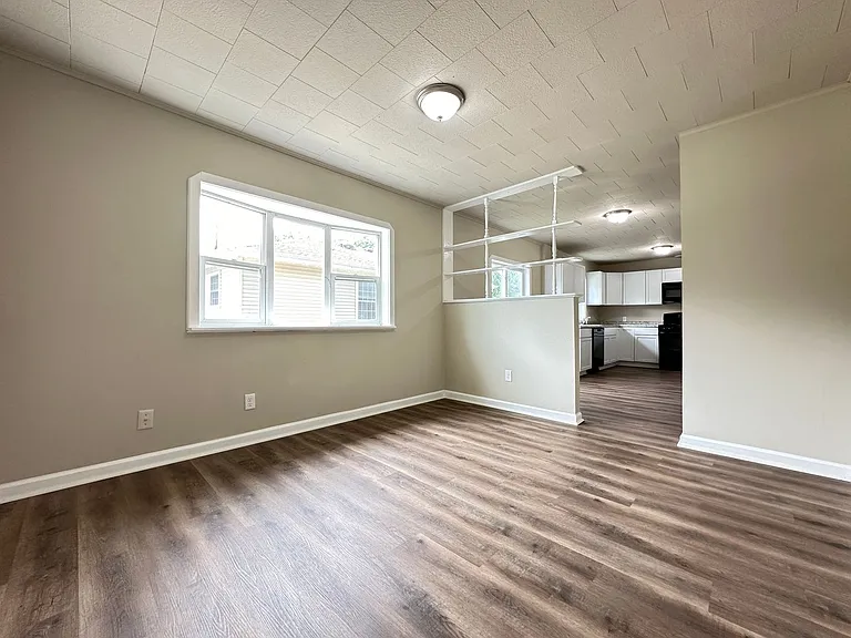 204 E Leland Ave — Photo 11