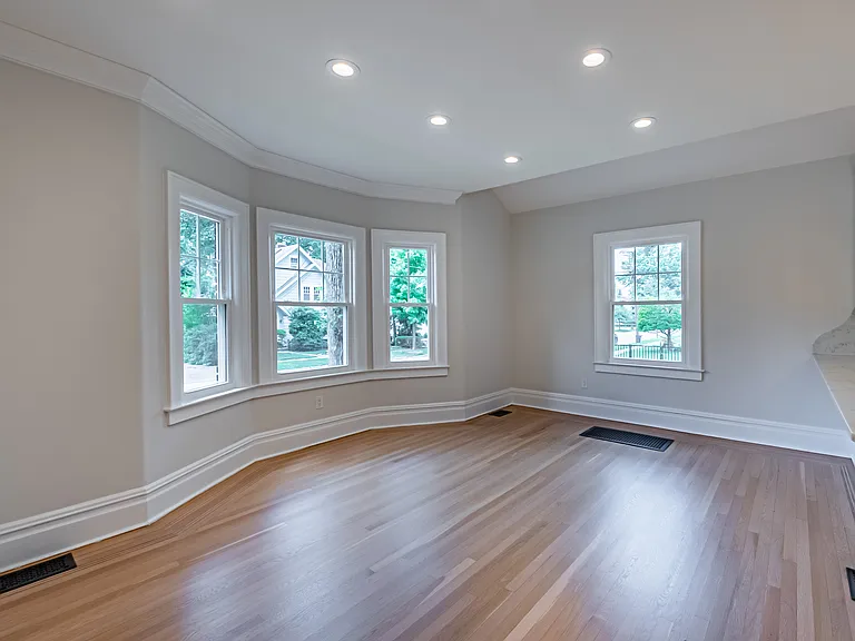 26 Glenwood Ave — Photo 6