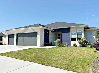 4089 E Copper Point Dr, Meridian, ID 83642