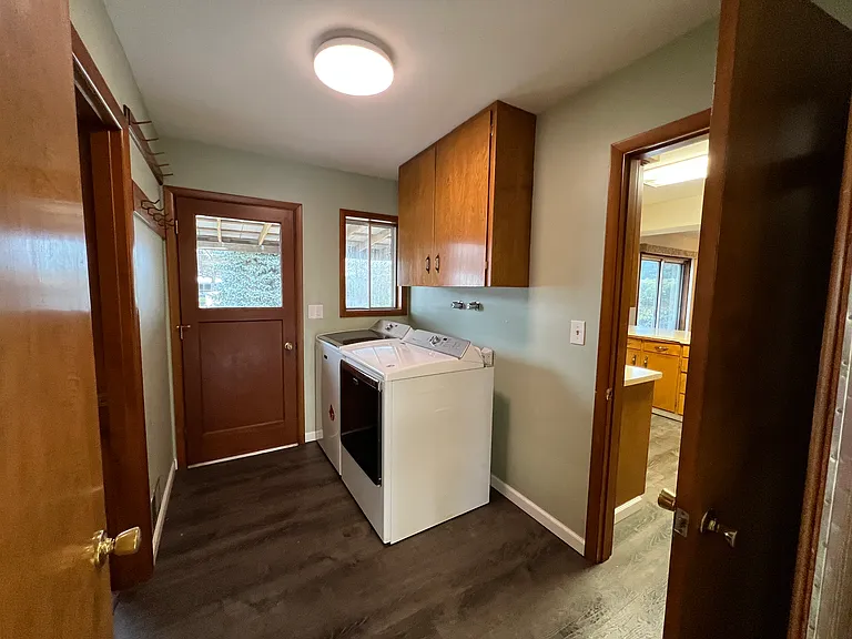 266 NW Douglas St — Photo 18