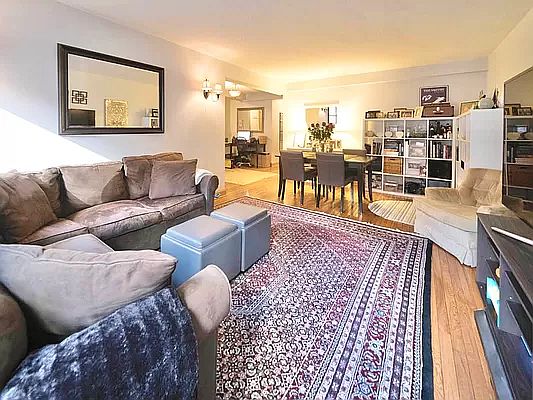 3rd image of 135 E 54th St APT 6G