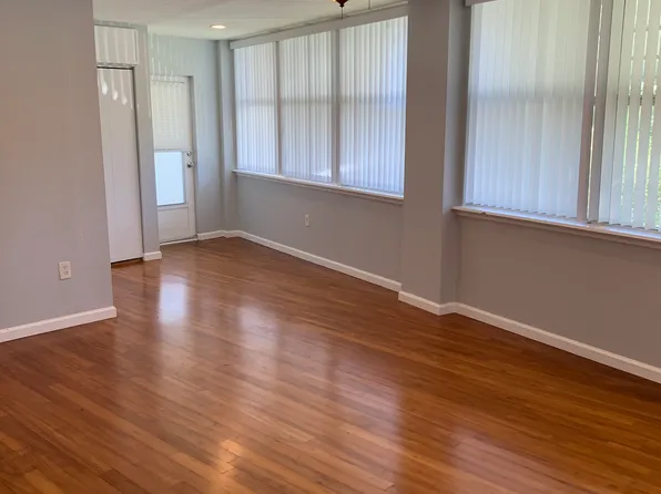 445 32nd Ave N, Saint Petersburg, FL 33704