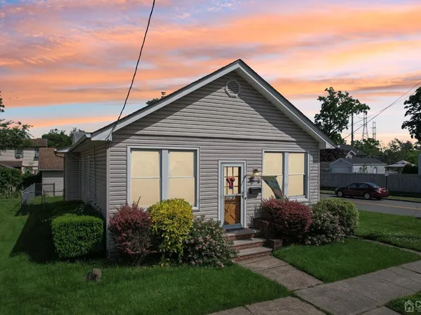 20 5th Ave, Avenel, NJ 07001