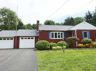752 Neighborhood Rd, Lake Katrine, NY 12449
