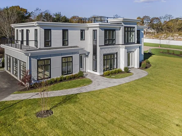 2 Back Shore Pl, Gloucester, MA 01930